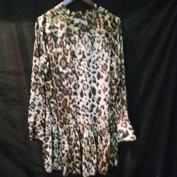 Alexis Leopard Print Dress - Picture 3 of 12